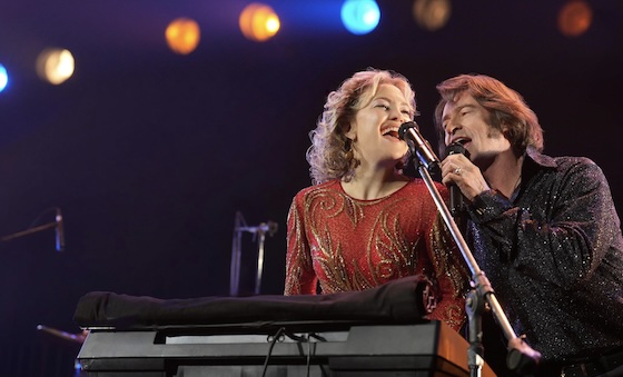 v Song Sung Blue (2025)